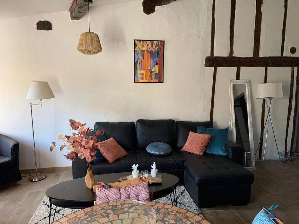 Living room, Seating area