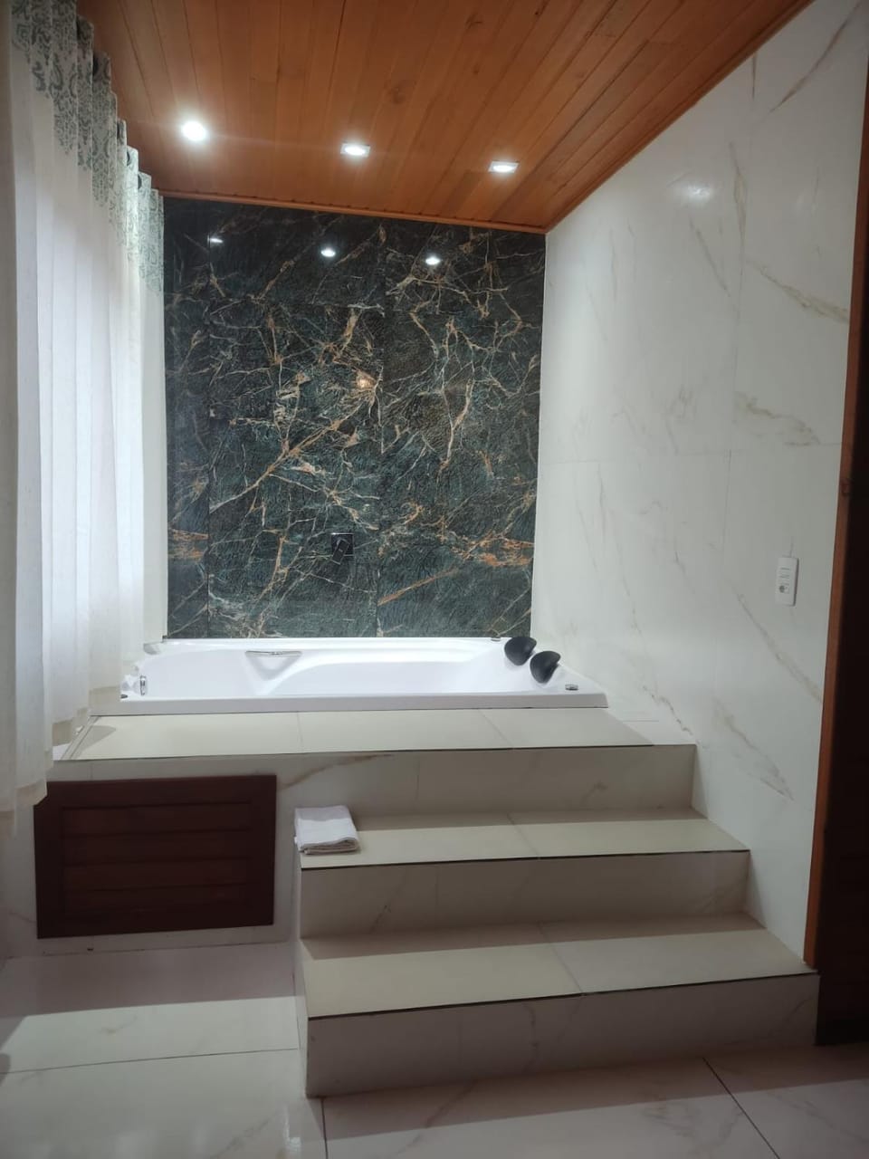 Hot Tub, Bedroom