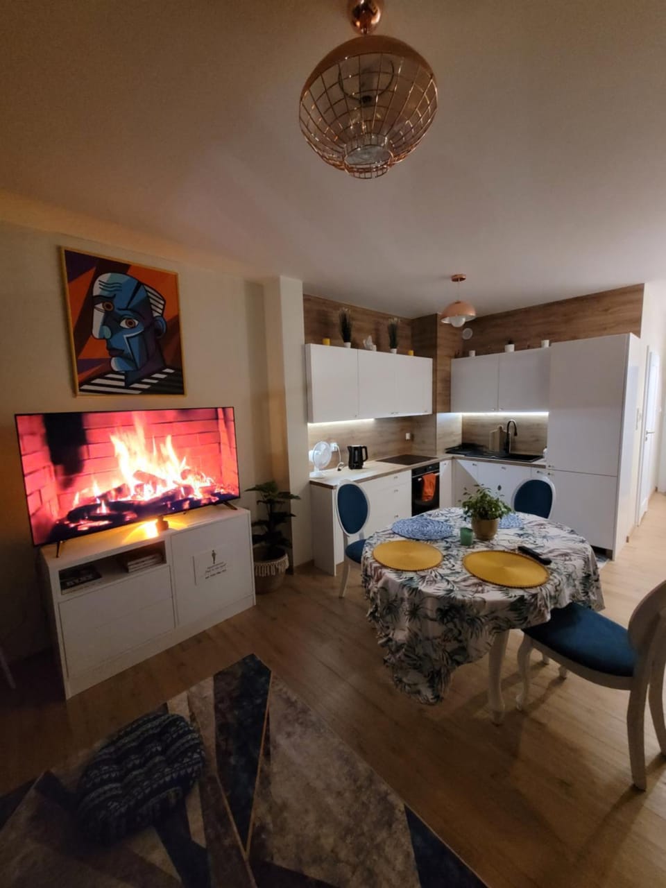 TV and multimedia, Kitchen or kitchenette, stove