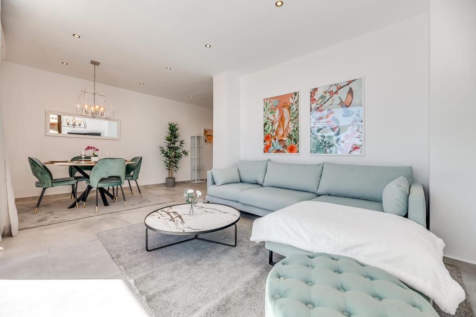 Living room, Seating area, Dining area