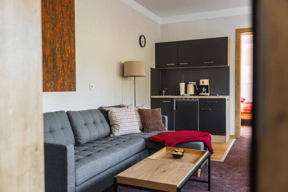 Kitchen or kitchenette, Kitchen or kitchenette, Living room, Seating area, kitchen