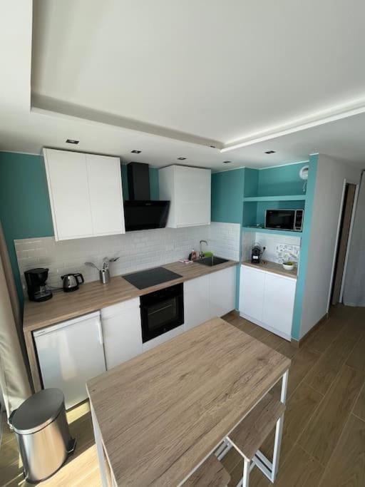 Le Bali , terrasse, piscine et parking privé Apartment in Cap-d'Ail