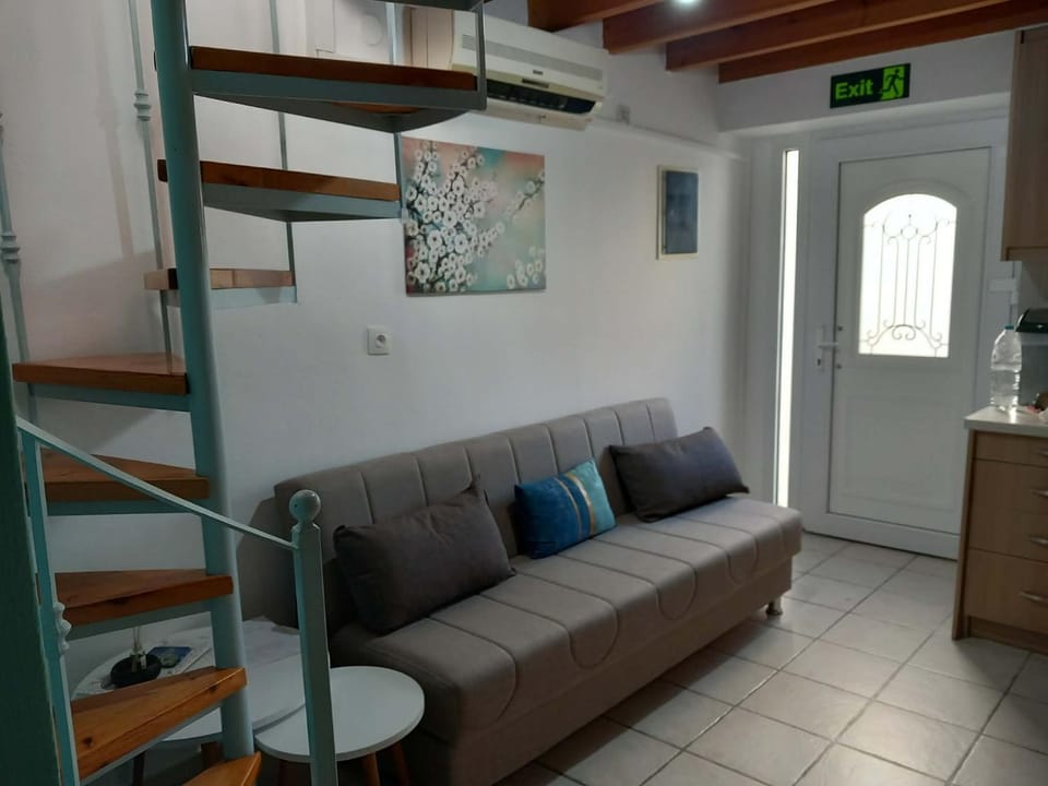 Giannis' House House in Decentralized Administration of the Aegean