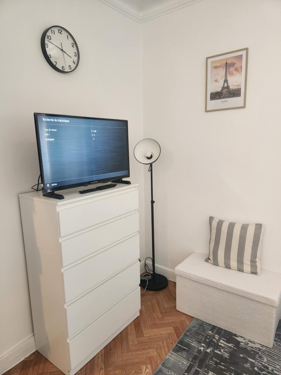 Charmant appartement 9eme Apartment in Paris