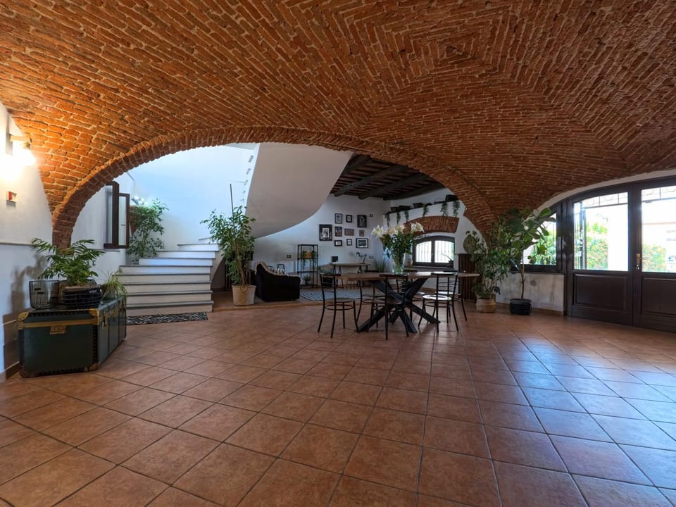 Villa con terrazzo e cortile privato 200m2 pet friendly Villa in Piedmont
