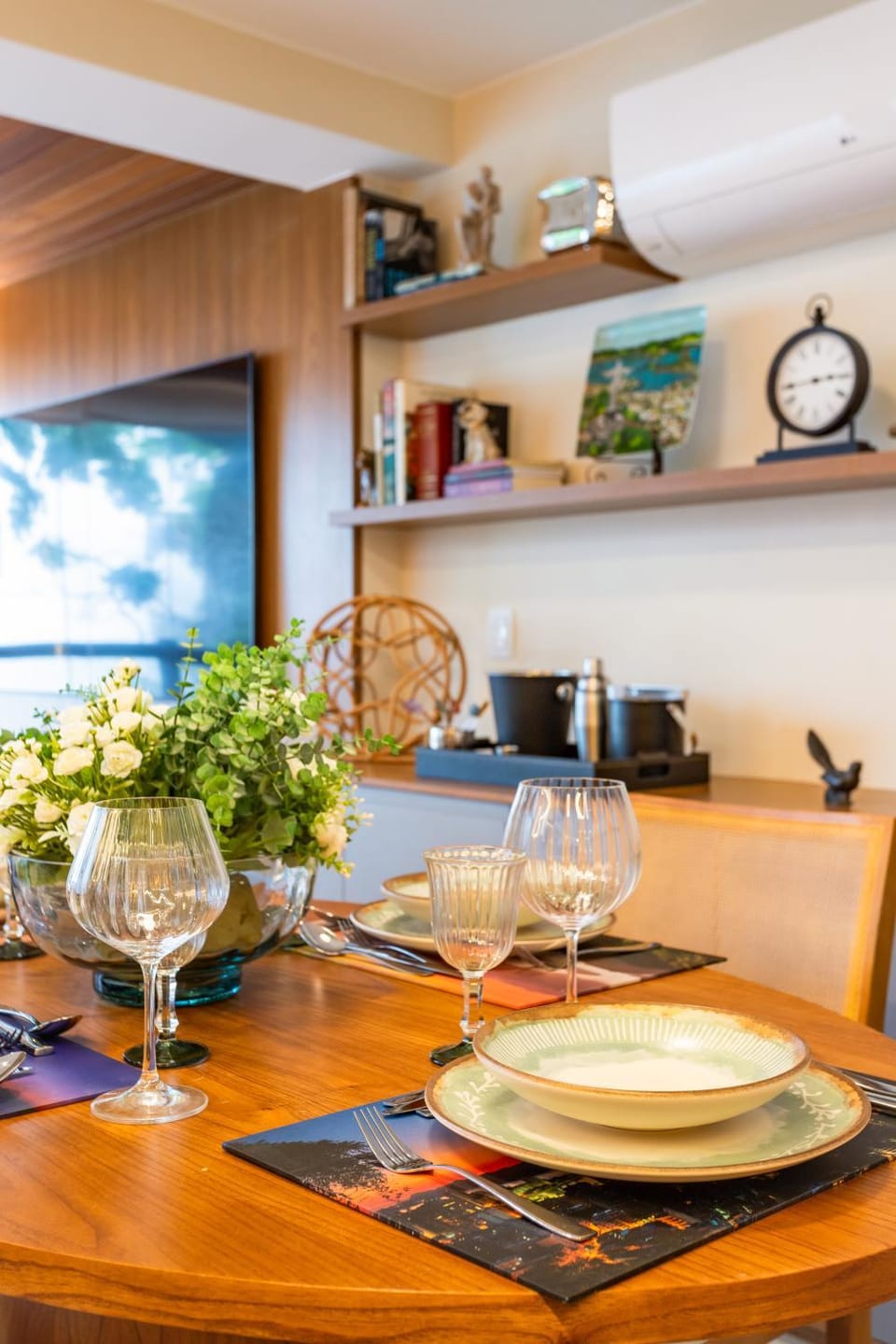 TV and multimedia, Dining area