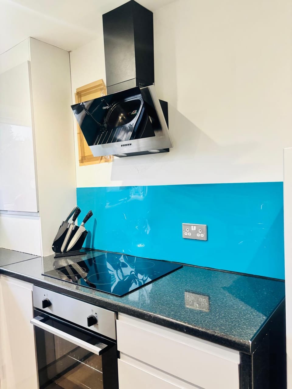 2BR Comfortable Spacious Furnished Property with Parking House in Wycombe District