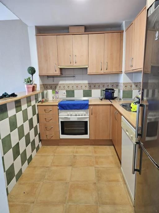 Kitchen or kitchenette, dishwasher, oven, pet friendly, stove