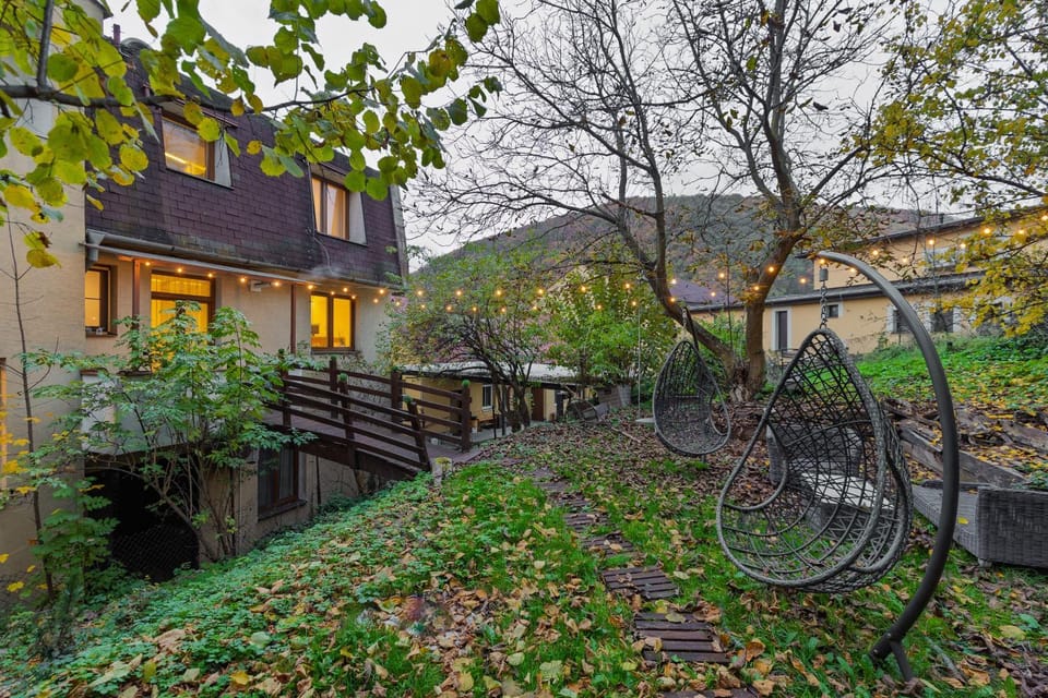 Off site, Garden