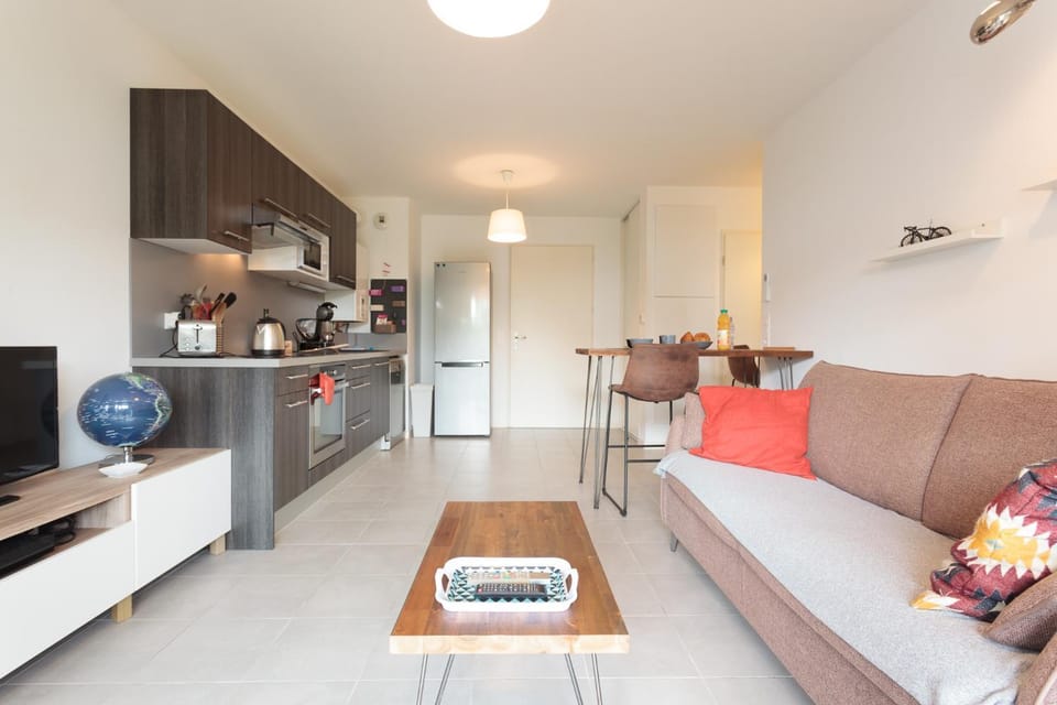 Kitchen or kitchenette, Living room, Dining area, dishwasher, oven, stove, toaster, air conditioner