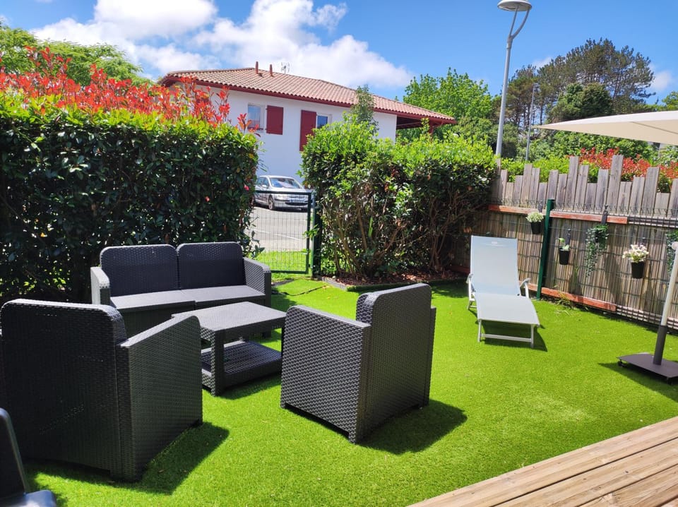 Patio, sunbed