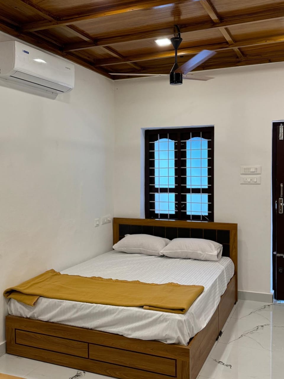 Bed, air conditioner