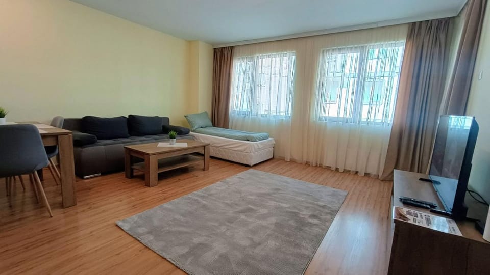 Bed, Living room
