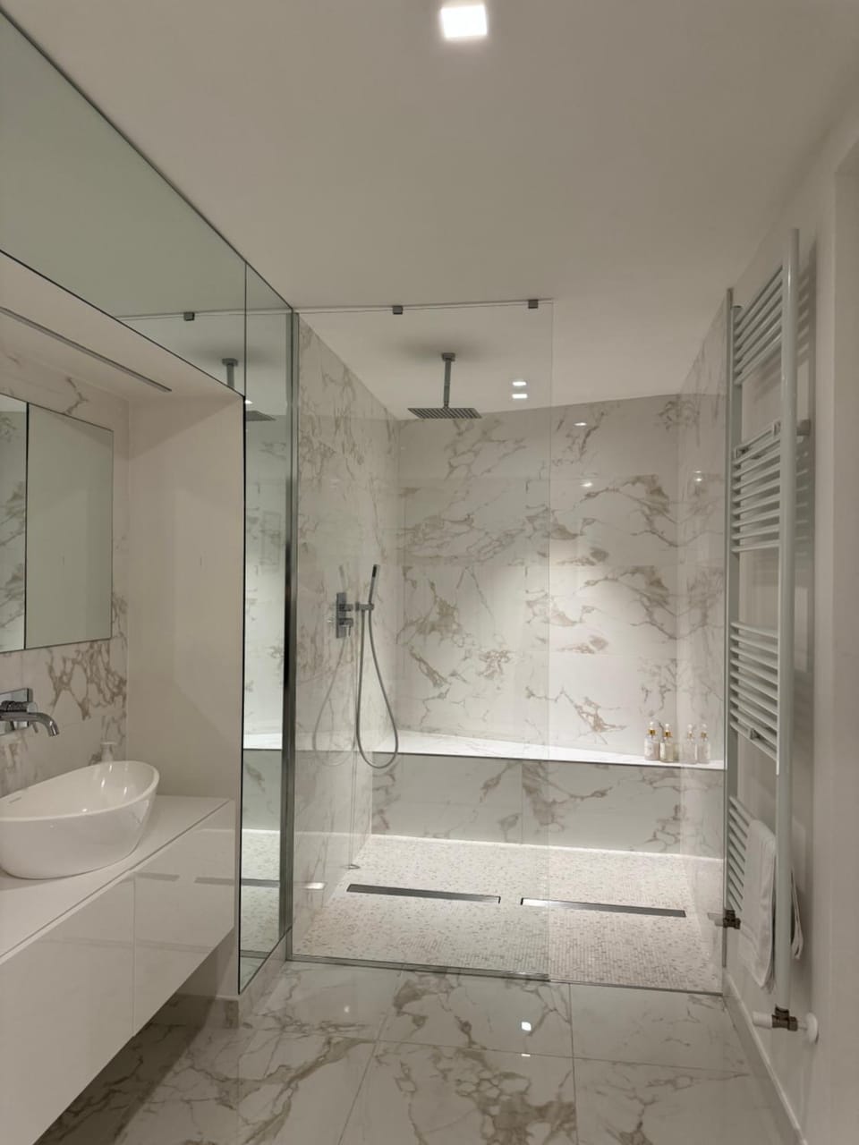 Shower, Bathroom, towels