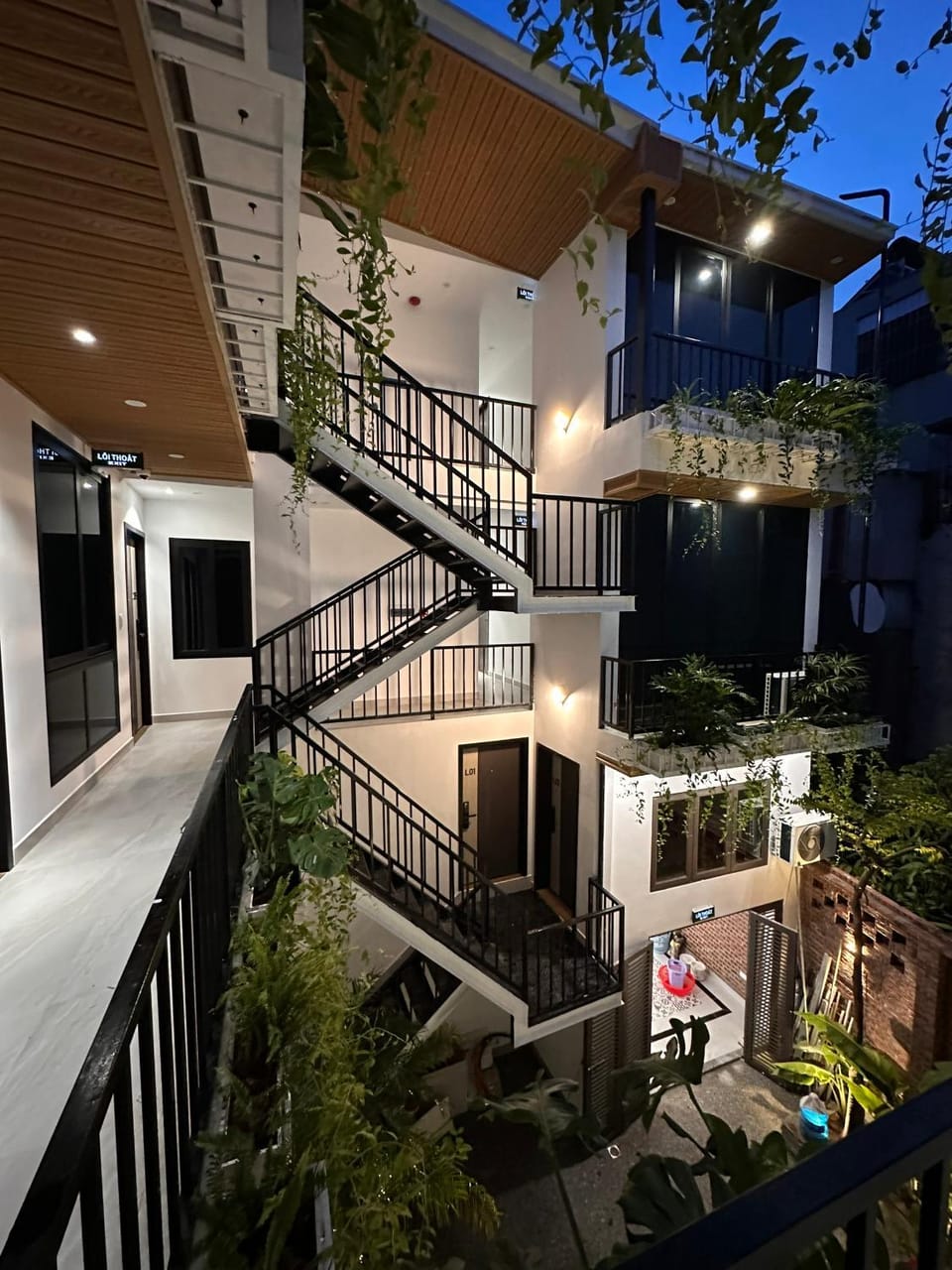 Property building, Patio, Night, Garden, Balcony/Terrace