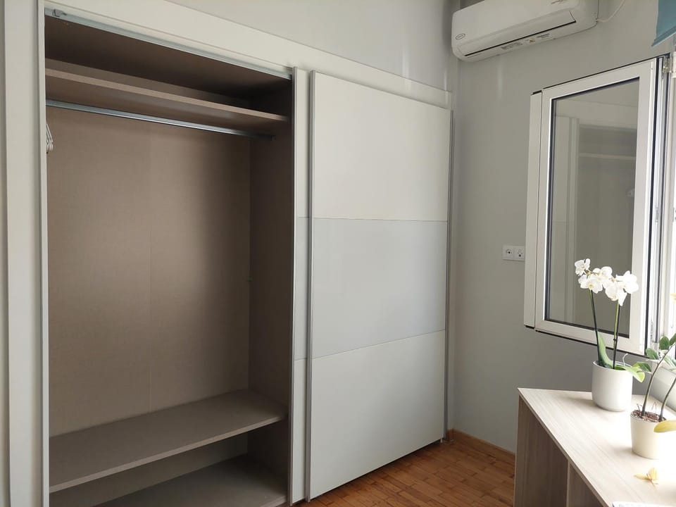 wardrobe, air conditioner