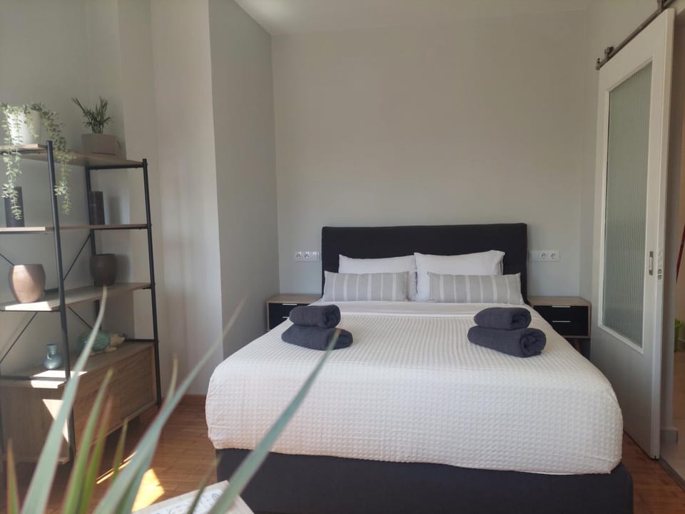 Bed, Bedroom