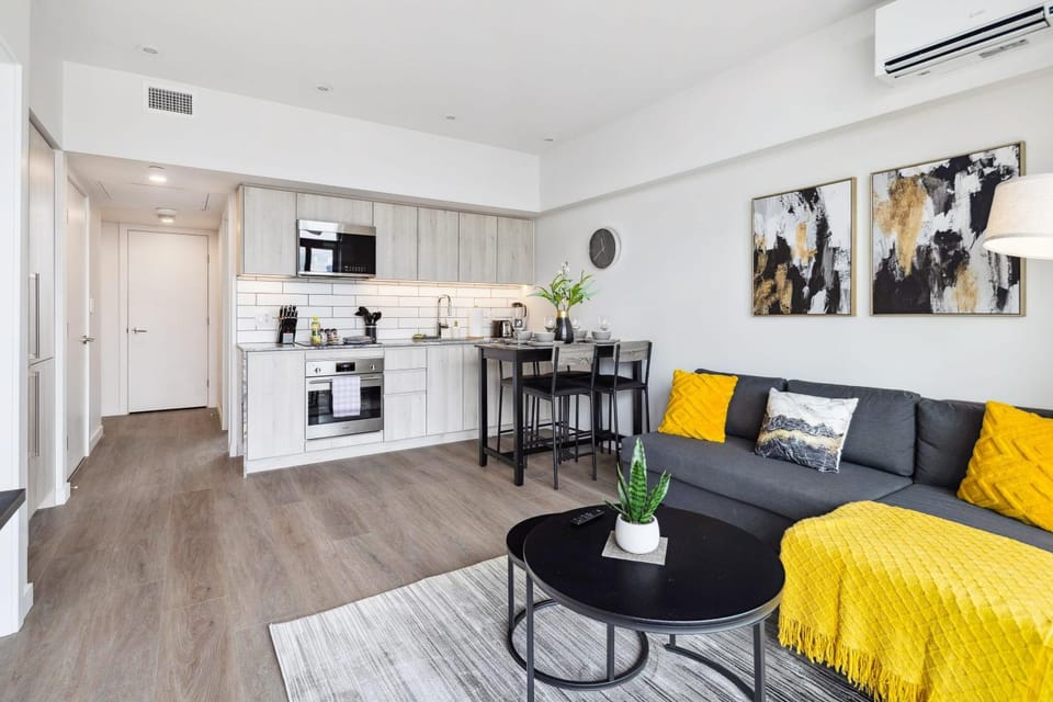 Kitchen or kitchenette, Living room, Seating area, Dining area, air conditioner