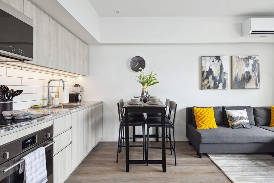 Kitchen or kitchenette, Seating area, Dining area, air conditioner