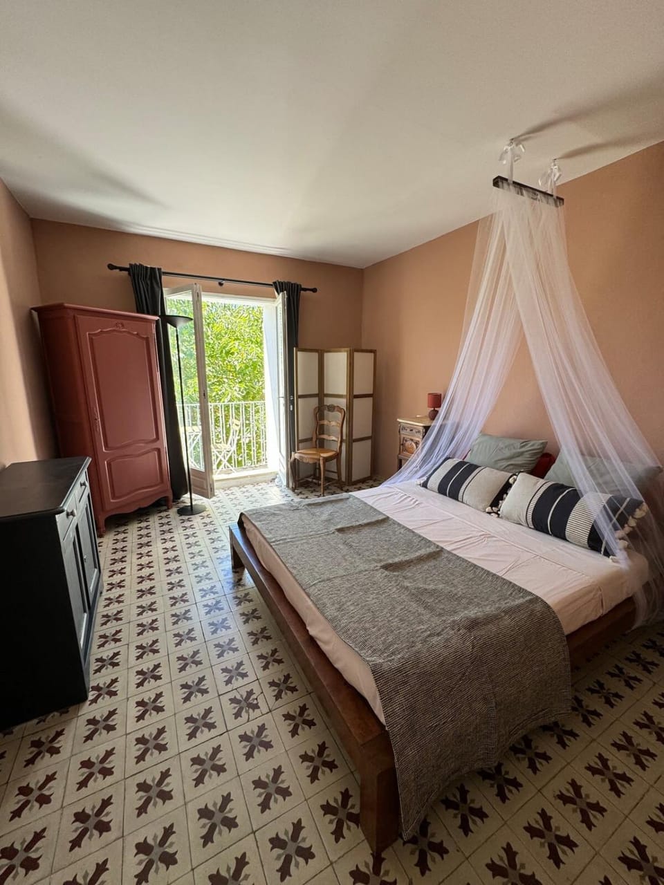Bed, Balcony/Terrace, Balcony/Terrace, Photo of the whole room, Bedroom, wardrobe
