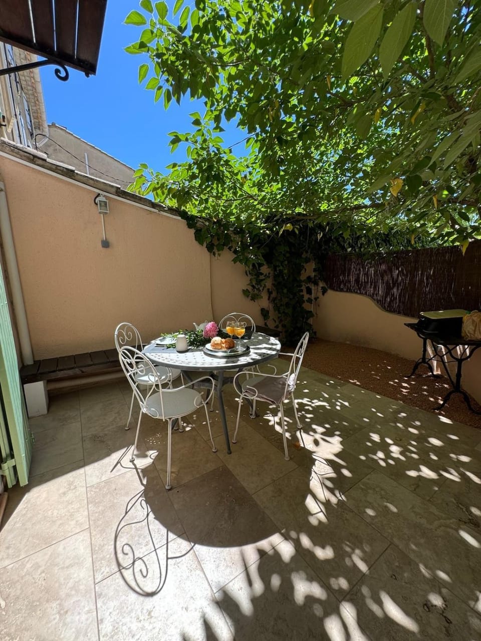 Spring, Day, Balcony/Terrace, Dining area