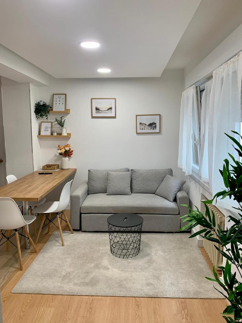 Living room, Dining area