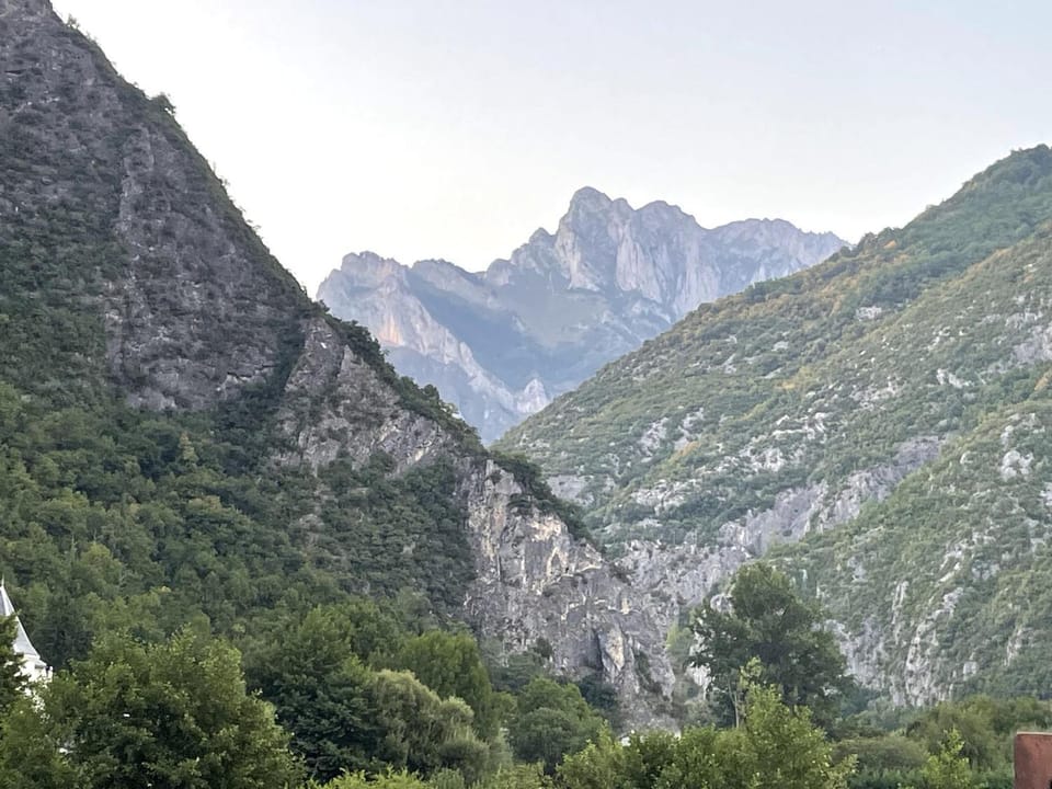 Pretty Mountain View 2-bedroom Pyrenees Apartment Apartment in Occitanie