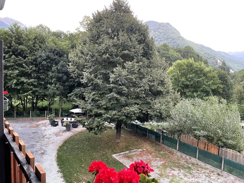 Pretty Mountain View 2-bedroom Pyrenees Apartment Apartment in Occitanie