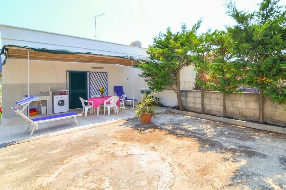 Casa Giuditta con piscina a 110 mt dalla spiaggia di Punta Prosciutto House in Province of Taranto