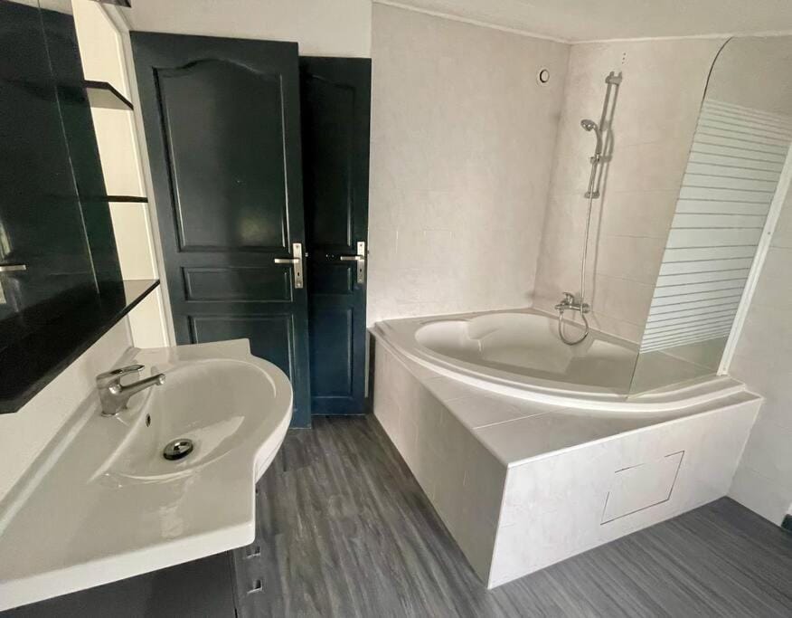 Au calme - Maison duplex Parking Apartment in Grand Est