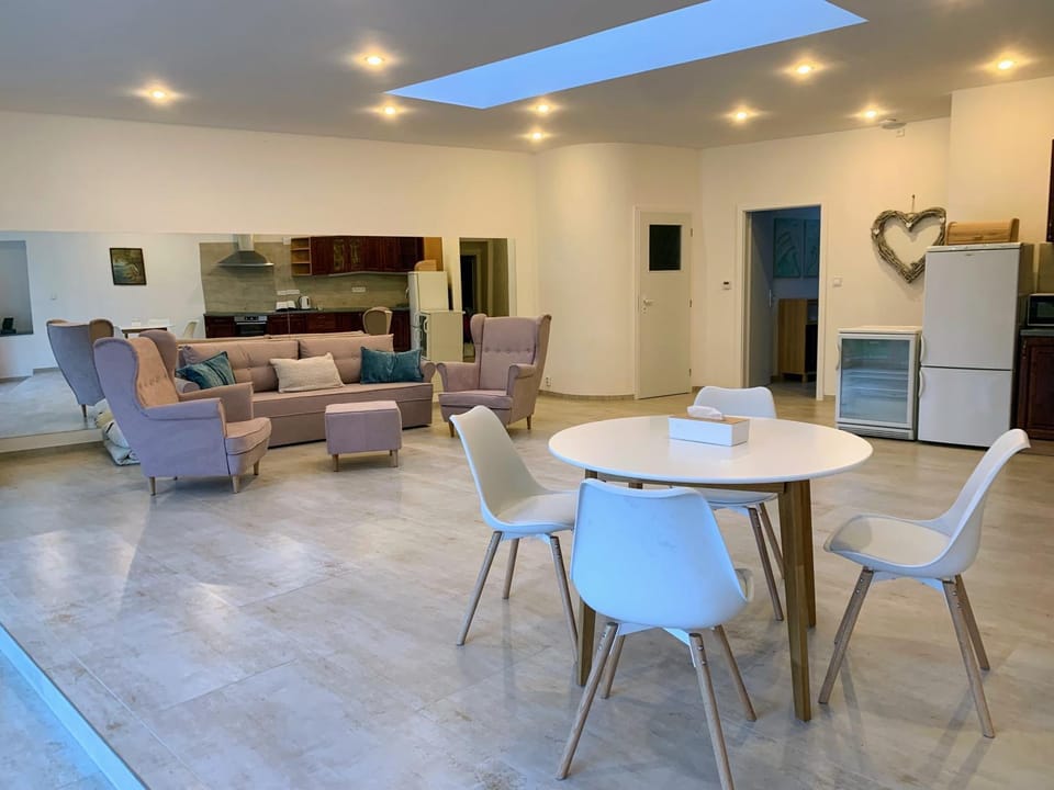 Living room, Seating area, Dining area