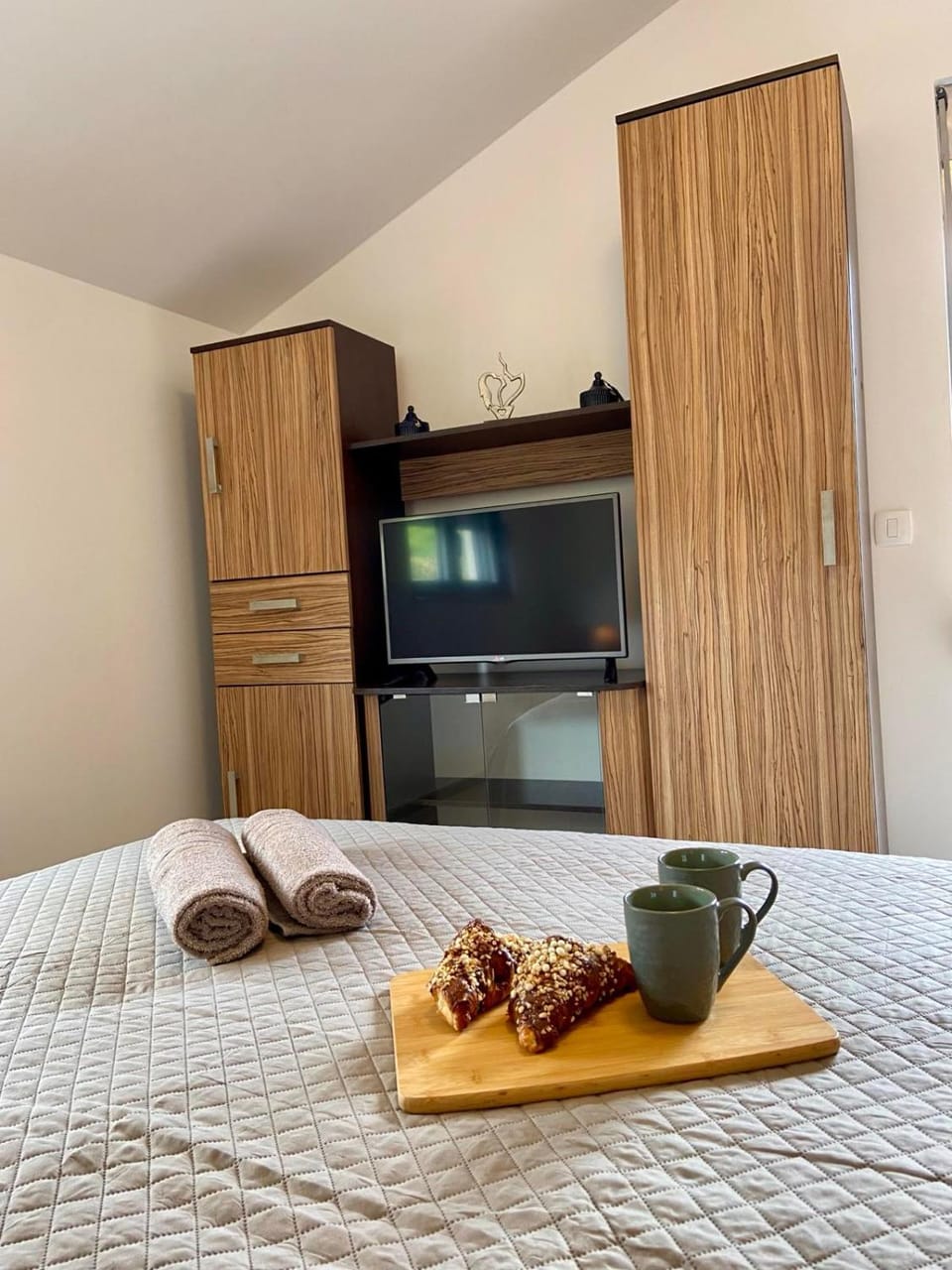 Bed, Bedroom, wardrobe