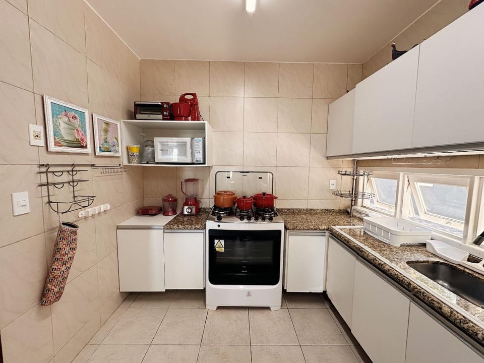 Kitchen or kitchenette, oven