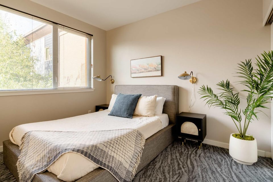 Stay Portland - Modern Home in Foodie District - 2BR - Sleeps 4 Apartment in Portland
