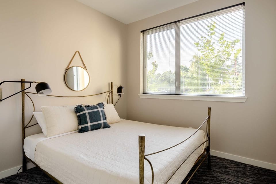 Stay Portland - Modern Home in Foodie District - 2BR - Sleeps 4 Apartment in Portland