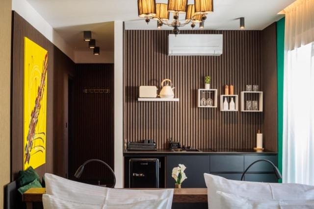 Boutique Apartments Vino & More - Infinity Pool - Rooftop - Apartment in Podstrana