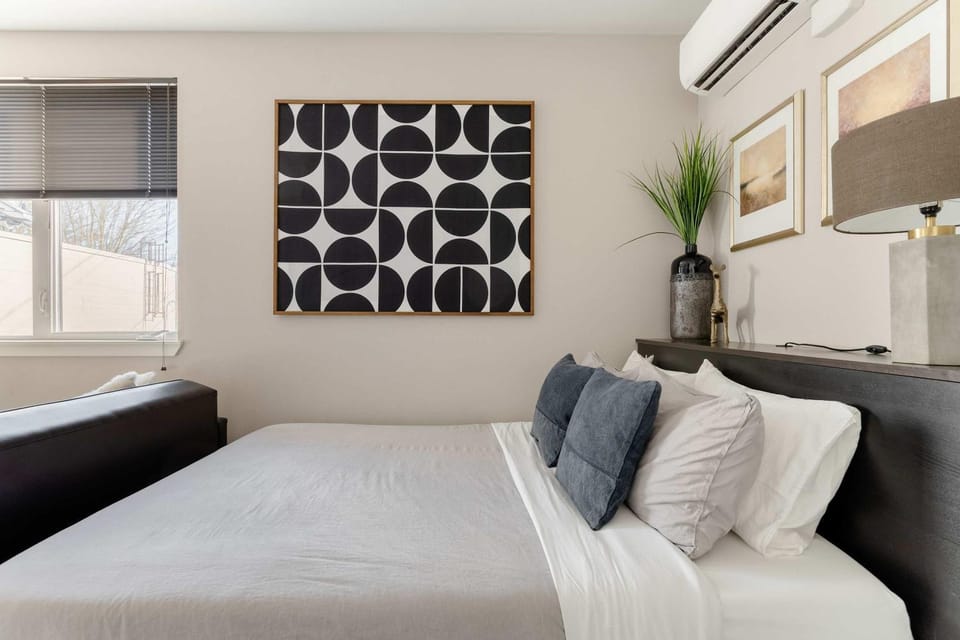 Stay Portland - Sunny Studio - New Build - AC - Fast WiFi Apartment in Portland