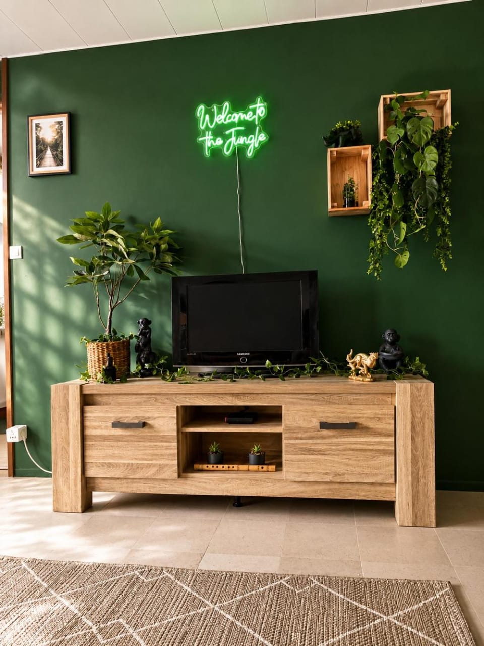 Communal lounge/ TV room
