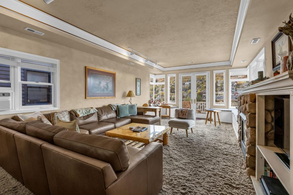 Old Town 3BR Home with Spectacular Views and Hot Tub House in Park City