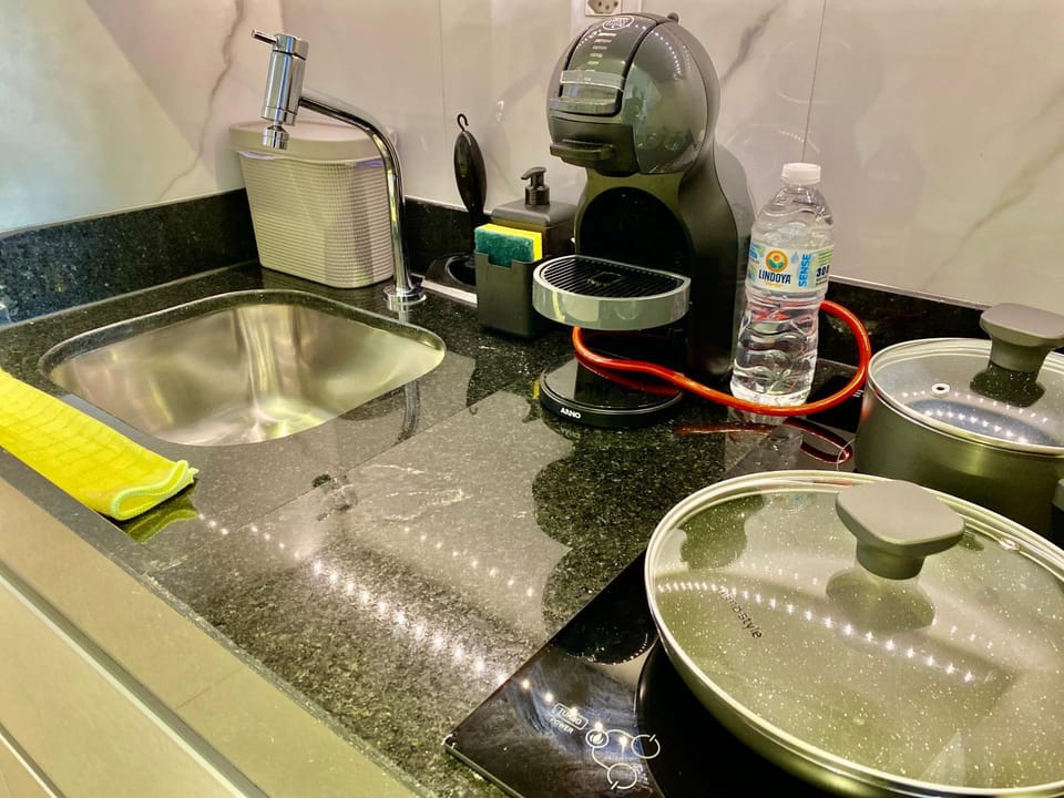 Kitchen or kitchenette, Communal kitchen