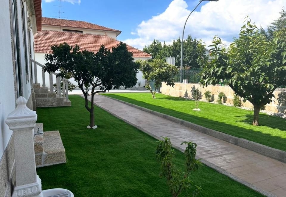 O Cantinho da Cotovia Bed and Breakfast in Vila Real District