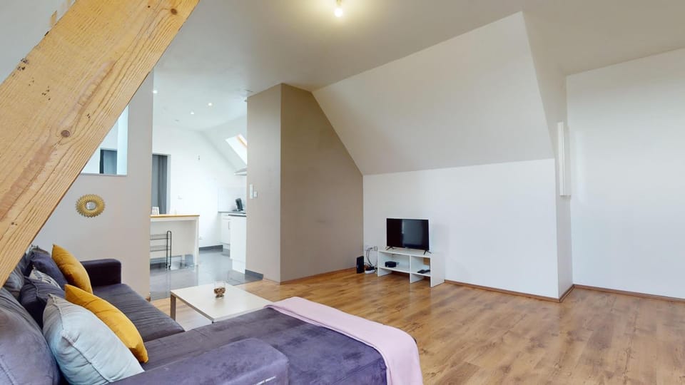 Communal lounge/ TV room, TV and multimedia, Living room, Seating area