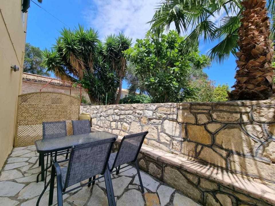 Patio, Garden, Garden, Dining area, Garden view