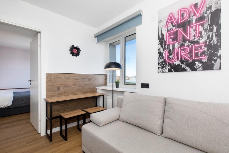 Bed, Living room, Decorative detail, Seating area