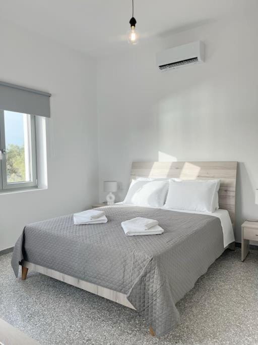 Linardo's Cycladic House House in Naousa