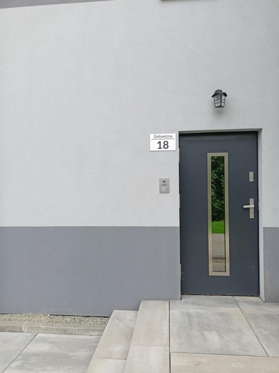 Facade/entrance
