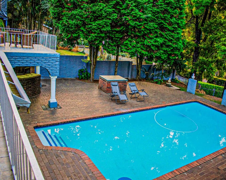 Spring, Day, Garden, Garden view, Pool view, Swimming pool, sunbed