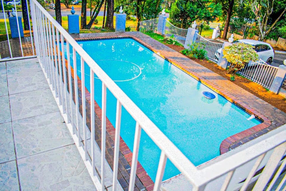 Day, Pool view, Swimming pool, Parking