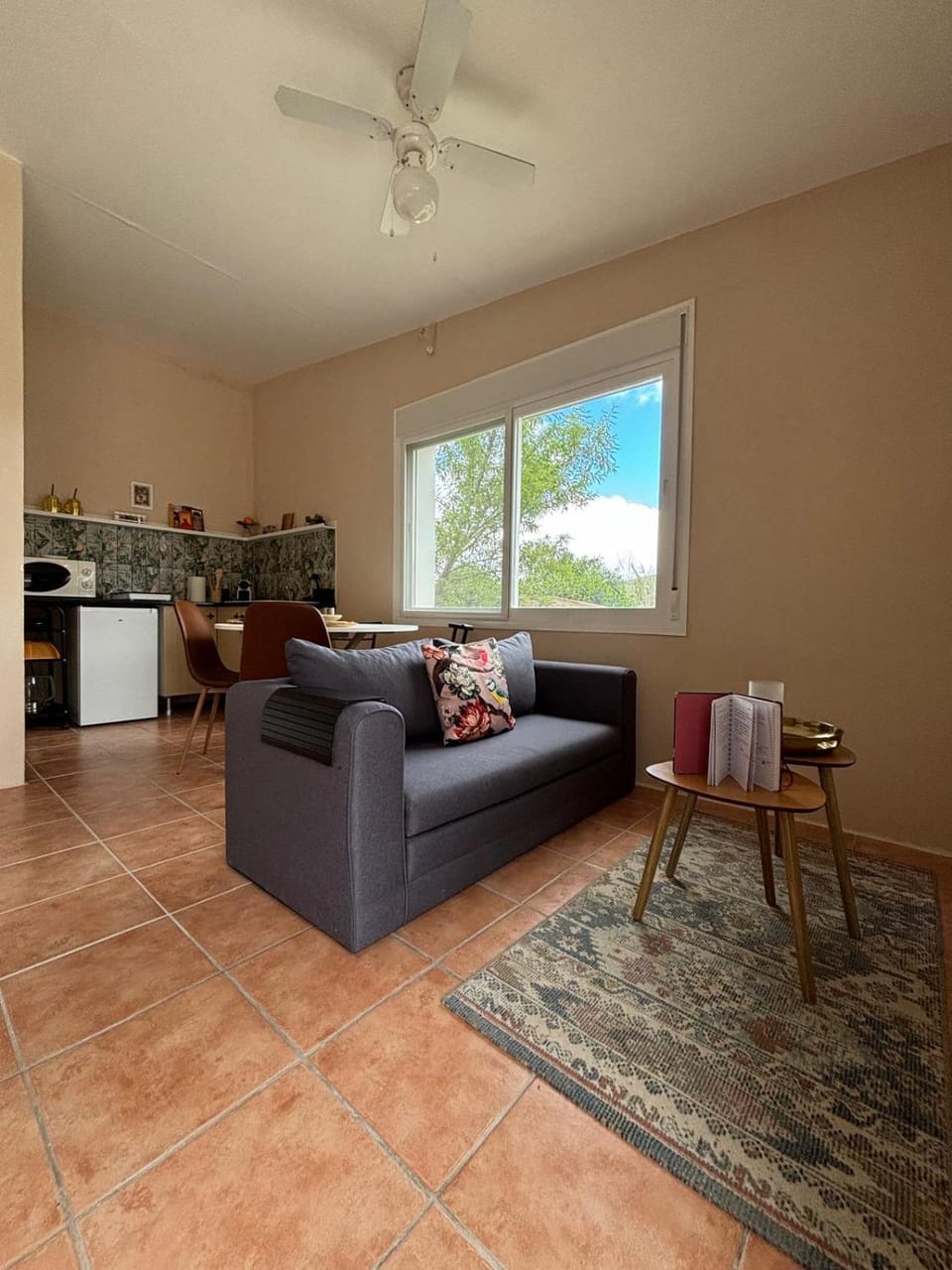 Kitchen or kitchenette, Seating area, Mountain view