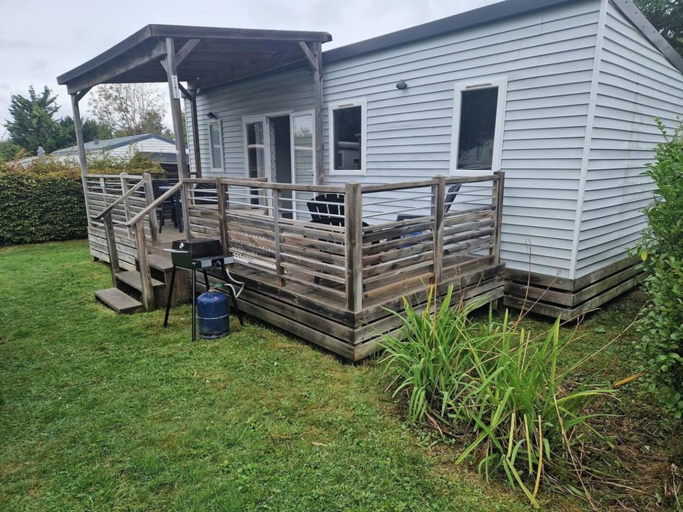 Camping 5 étoiles piscines chauffées club enfants mobilhome premium 6pers Campground/ 
RV Resort in Houlgate